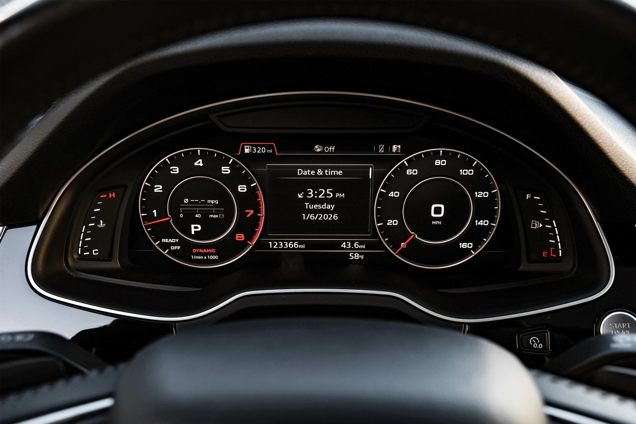 Audi Q7 Vehicle Main Gallery Image 20