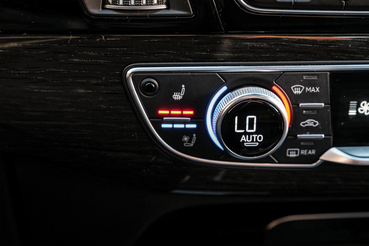 Audi Q7 Vehicle Main Gallery Image 28