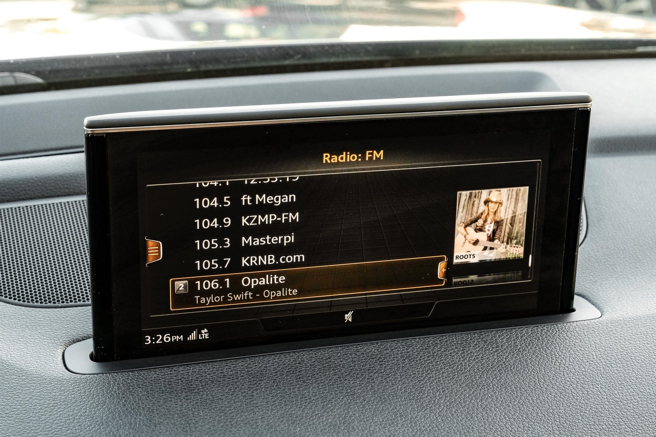 Audi Q7 Vehicle Main Gallery Image 31