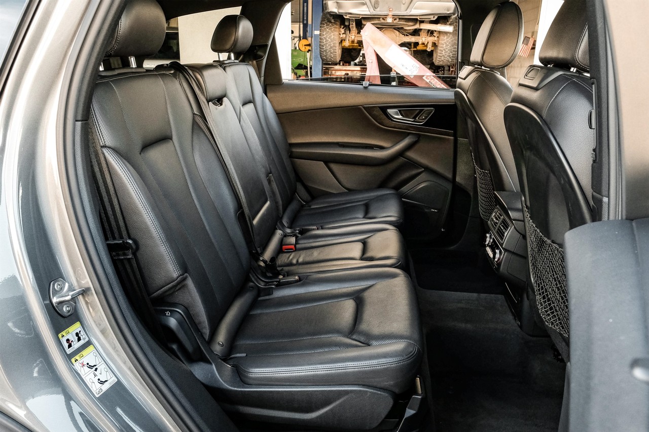 Audi Q7 Vehicle Main Gallery Image 36