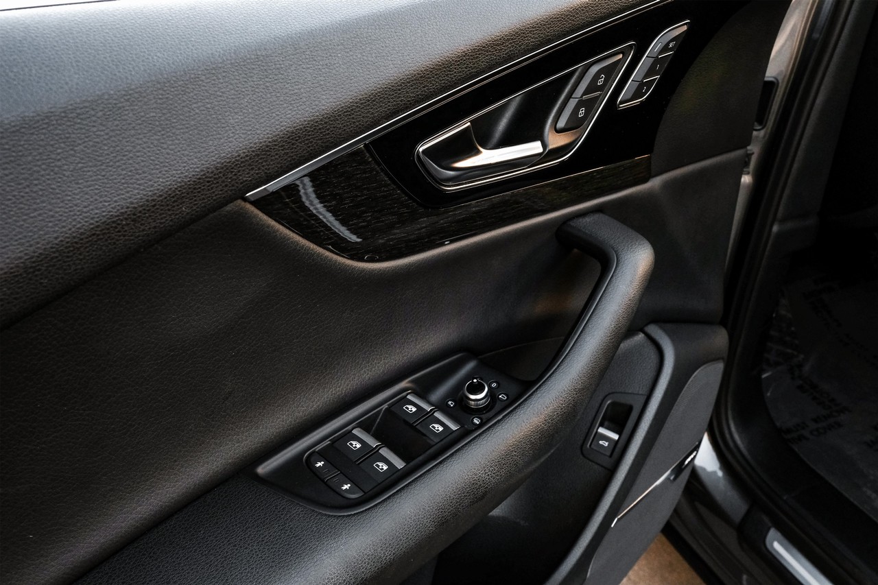 Audi Q7 Vehicle Main Gallery Image 44