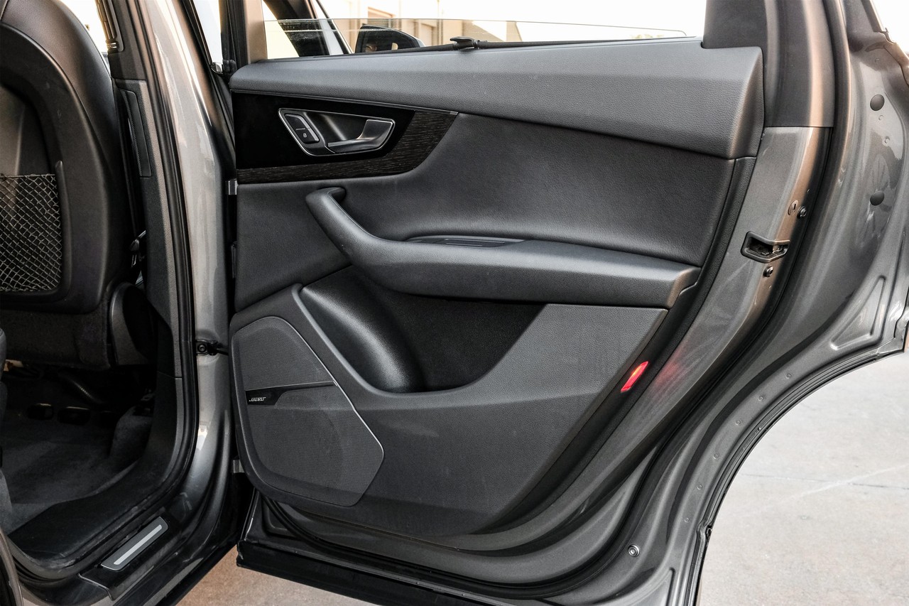 Audi Q7 Vehicle Main Gallery Image 48