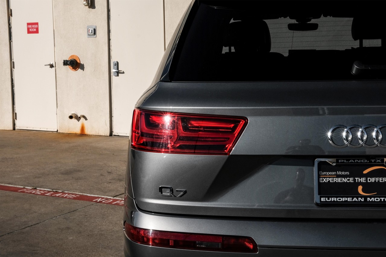 Audi Q7 Vehicle Main Gallery Image 50