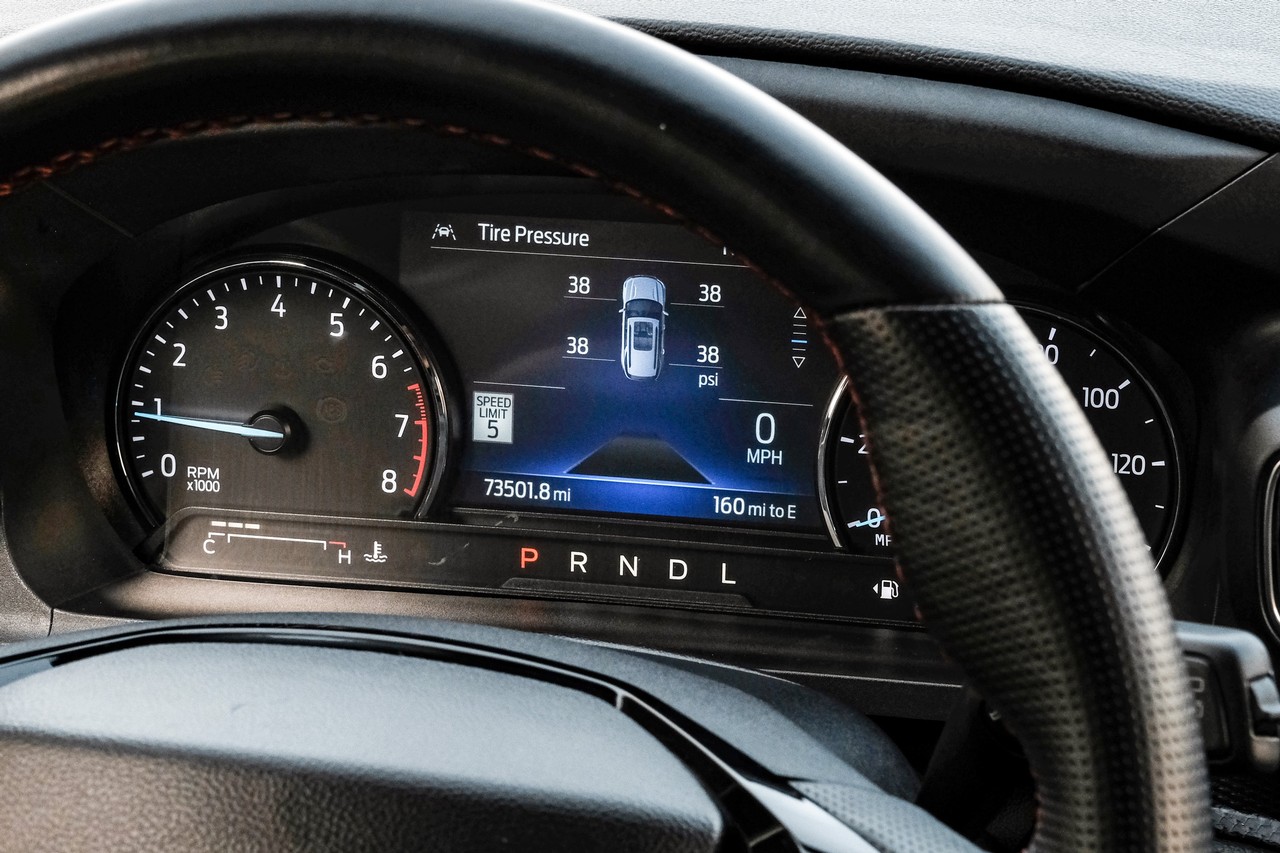 Ford Explorer Vehicle Main Gallery Image 17