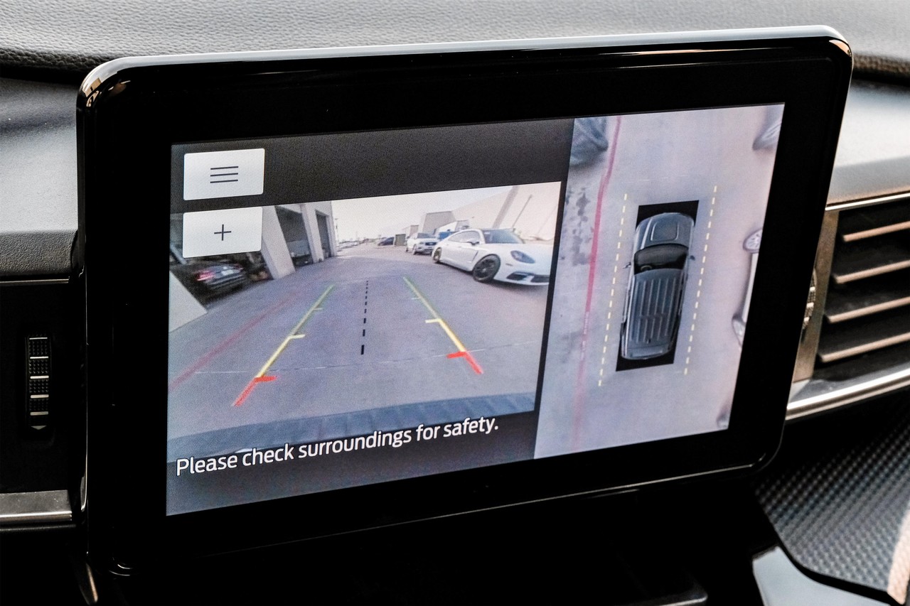 Ford Explorer Vehicle Main Gallery Image 22