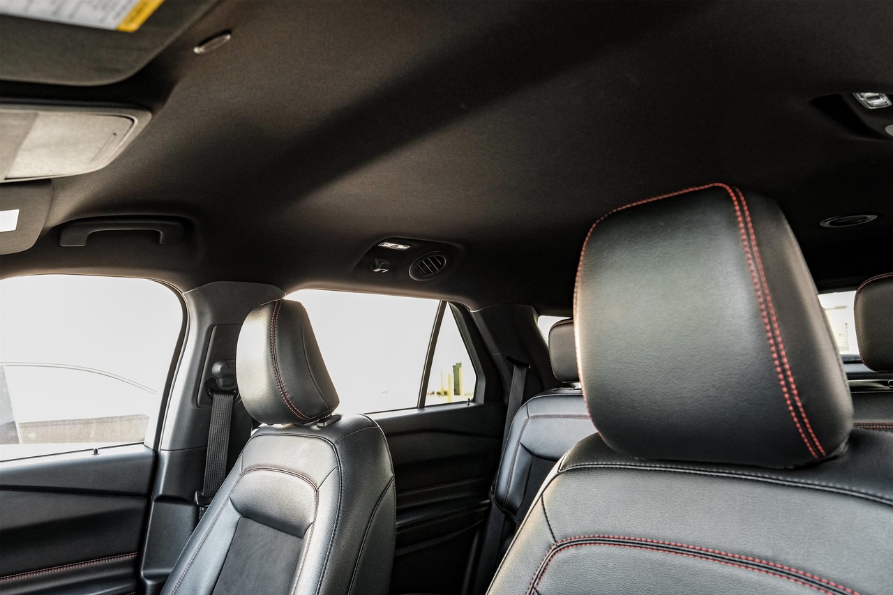 Ford Explorer Vehicle Main Gallery Image 30