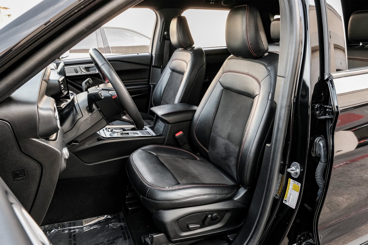 Ford Explorer Vehicle Main Gallery Image 31