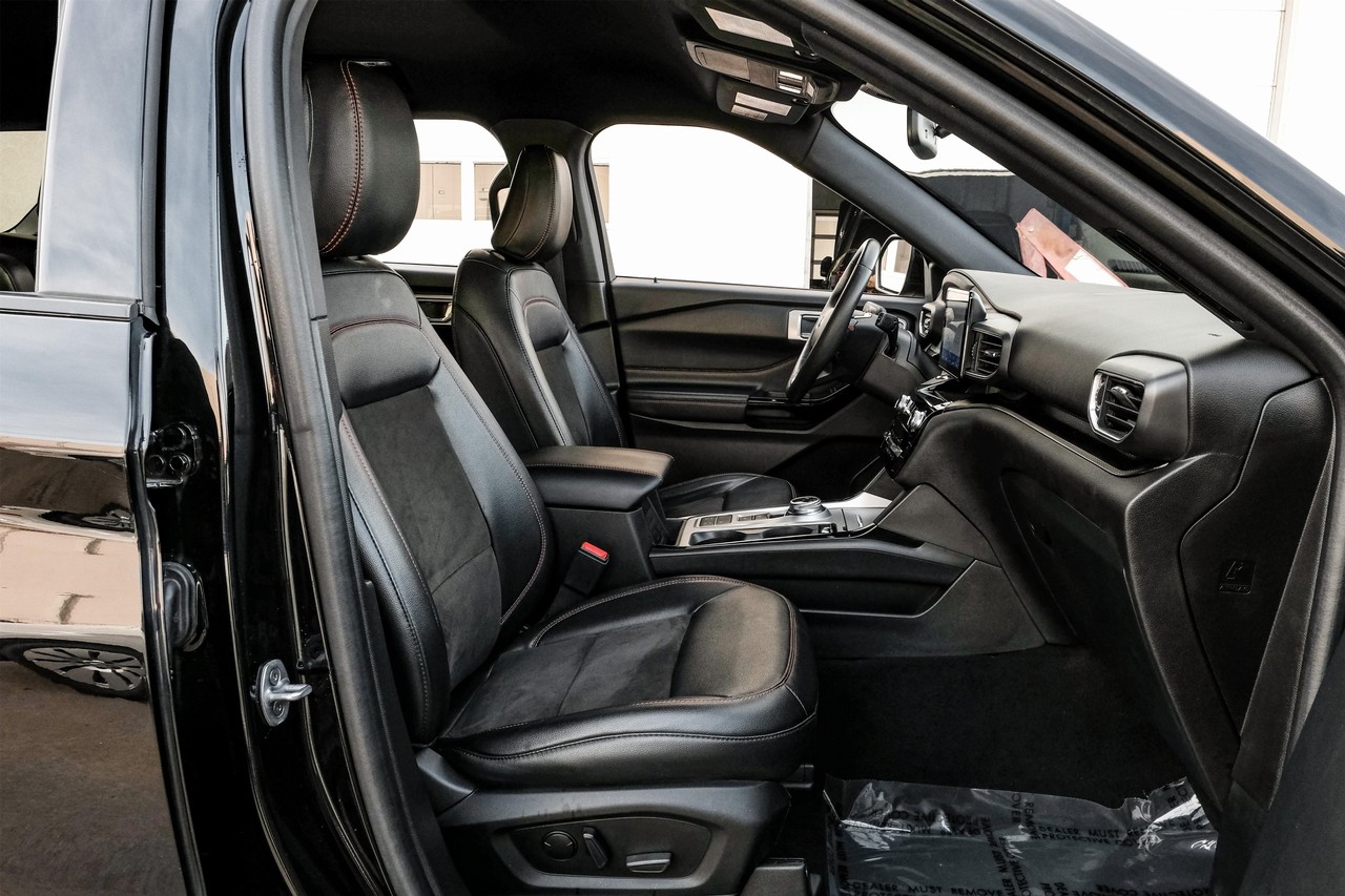 Ford Explorer Vehicle Main Gallery Image 33