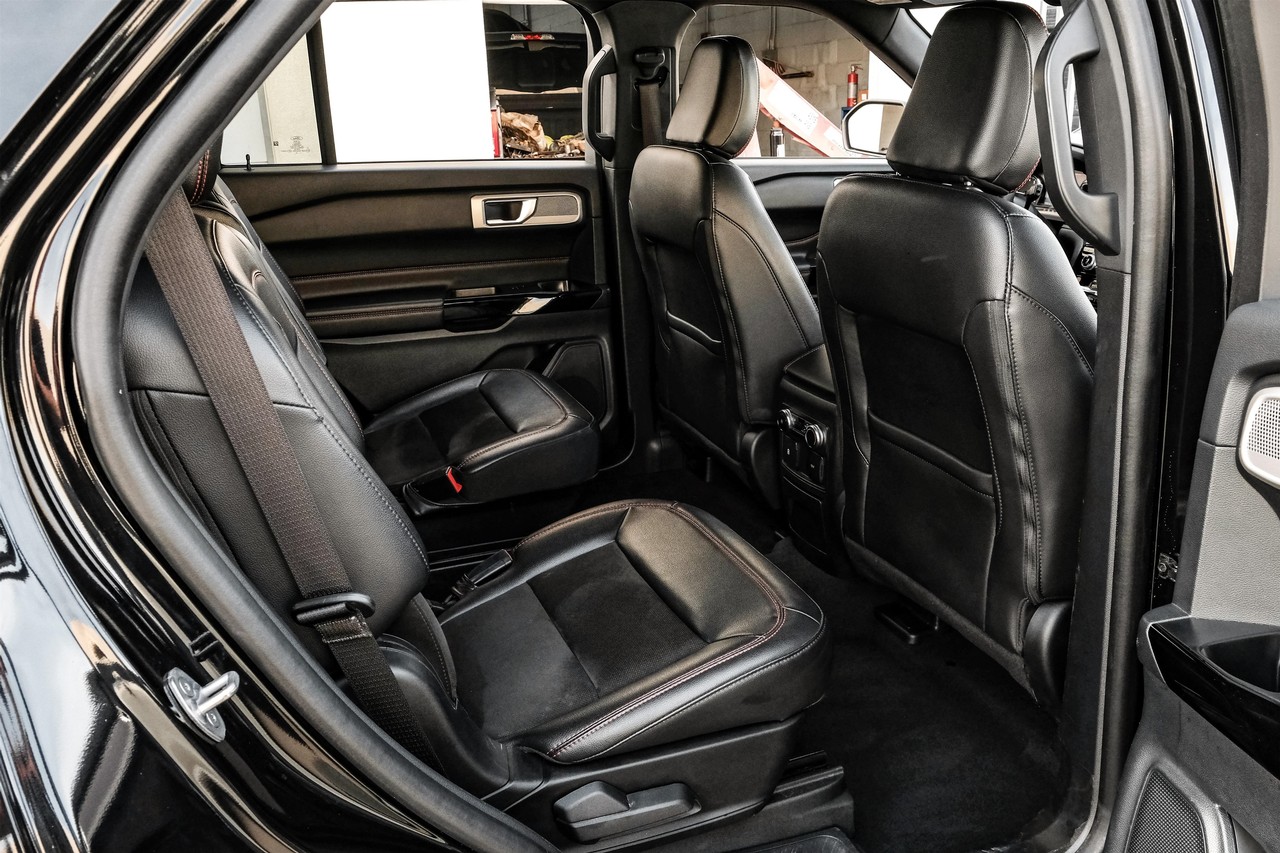 Ford Explorer Vehicle Main Gallery Image 37