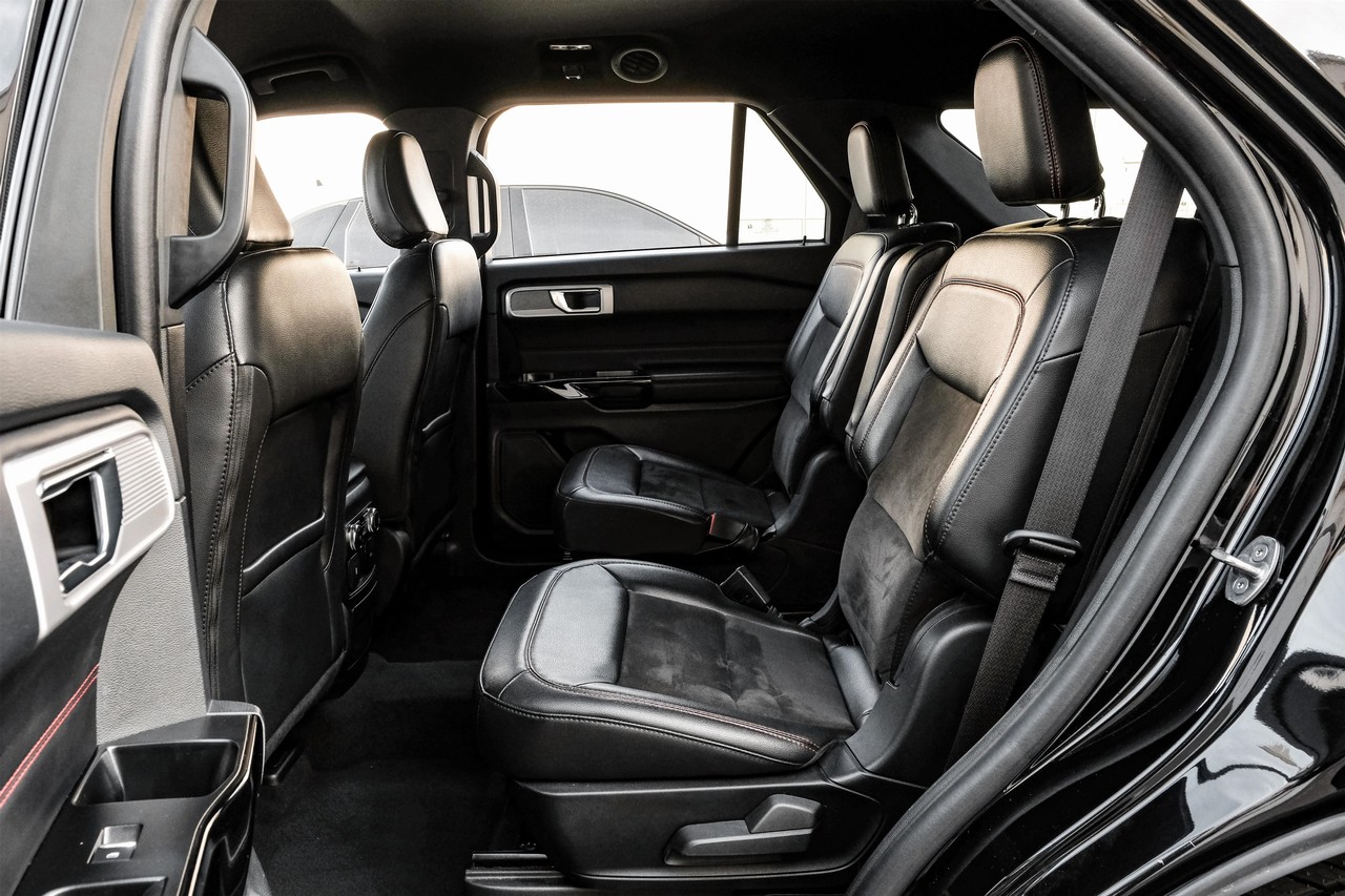 Ford Explorer Vehicle Main Gallery Image 40