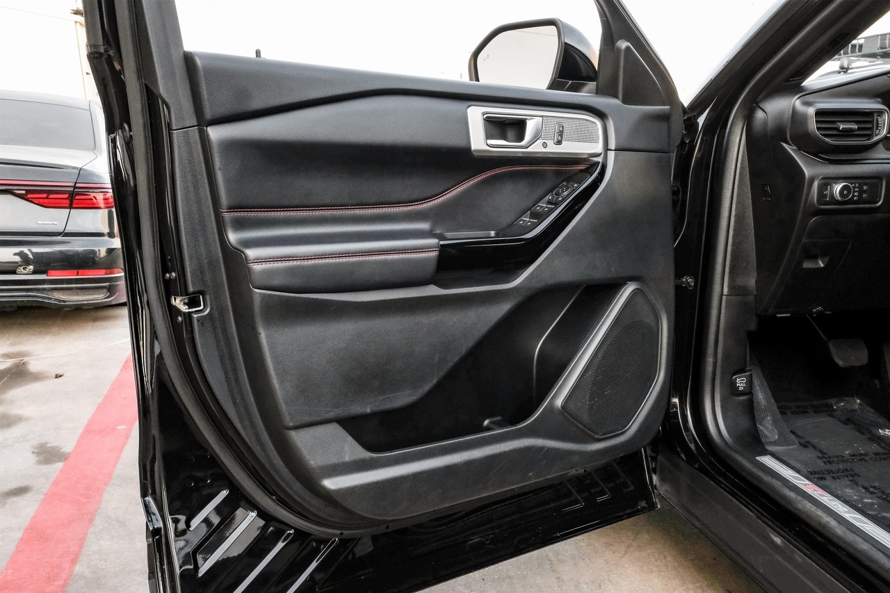 Ford Explorer Vehicle Main Gallery Image 44