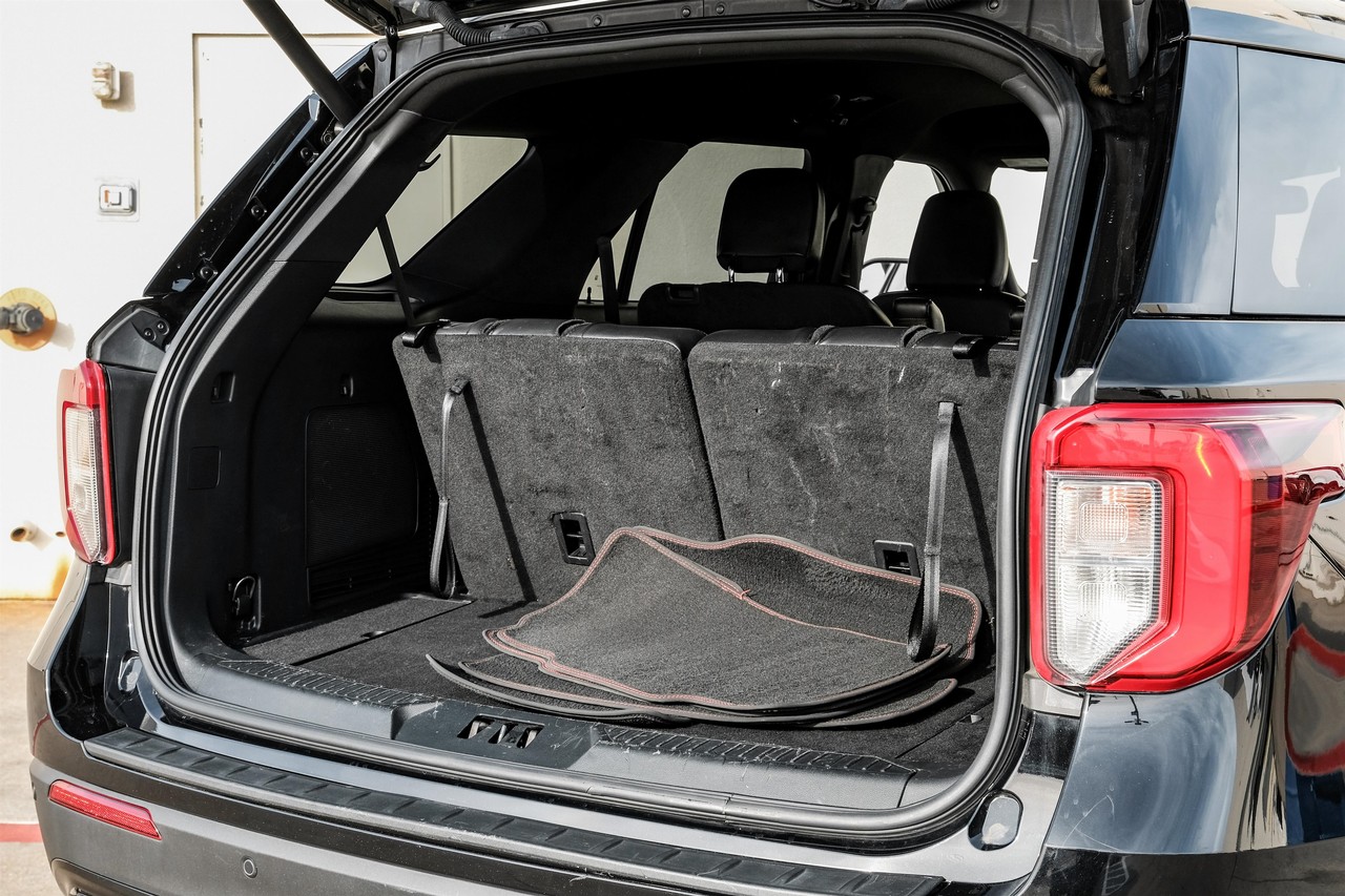 Ford Explorer Vehicle Main Gallery Image 52