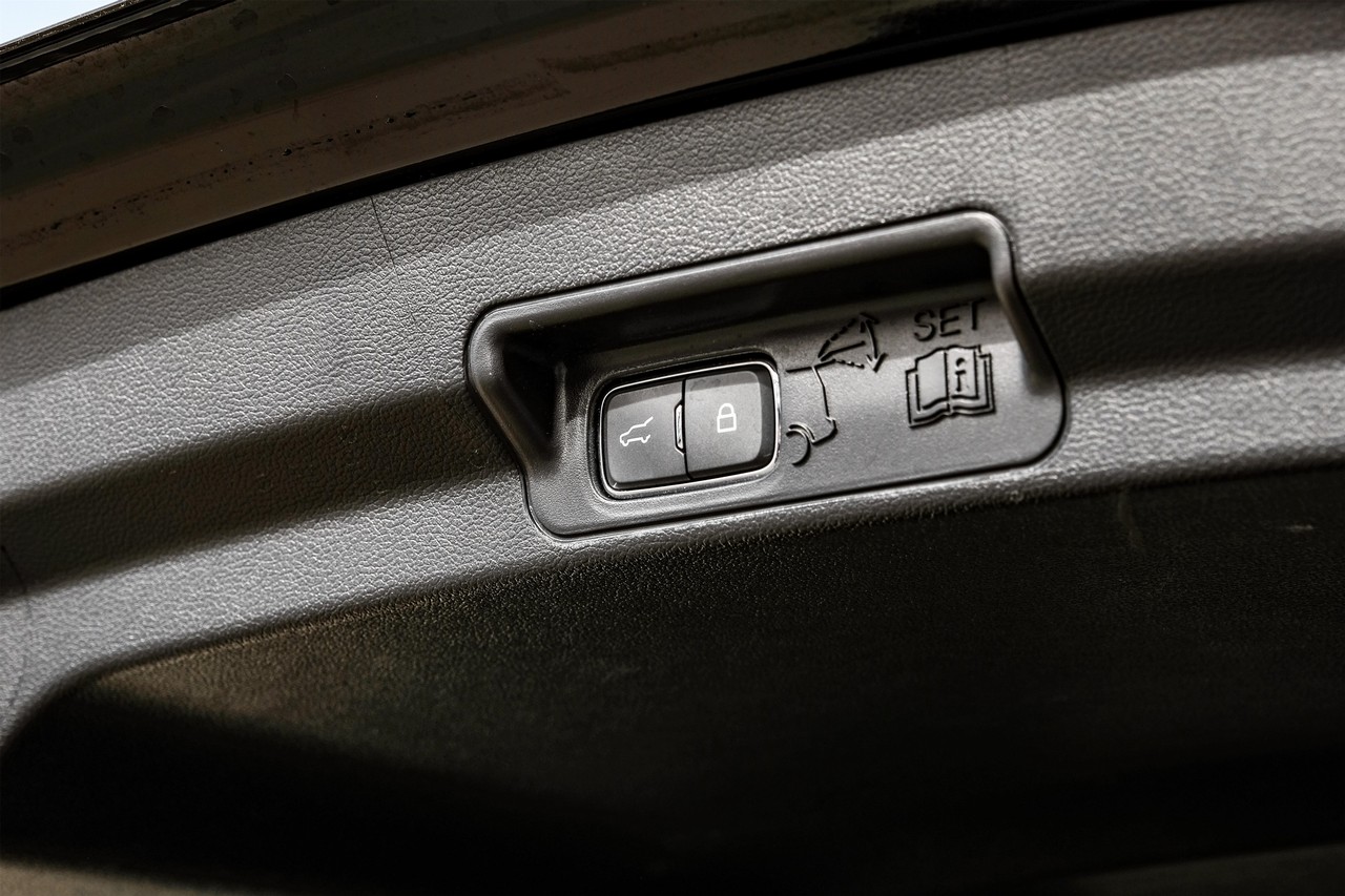 Ford Explorer Vehicle Main Gallery Image 54