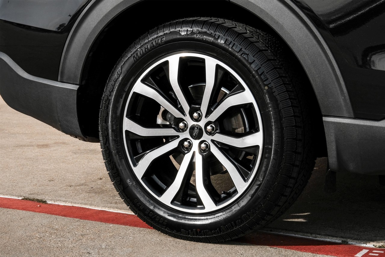 Ford Explorer Vehicle Main Gallery Image 55