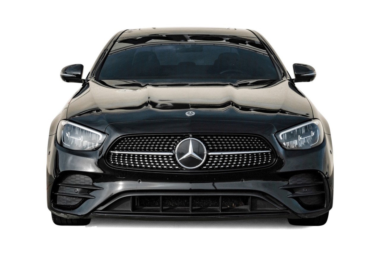 Mercedes-Benz E-Class Vehicle Main Gallery Image 06