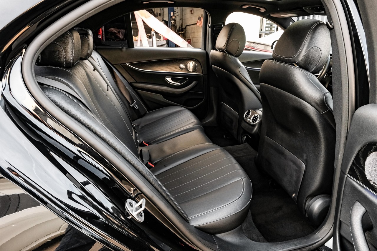 Mercedes-Benz E-Class Vehicle Main Gallery Image 41