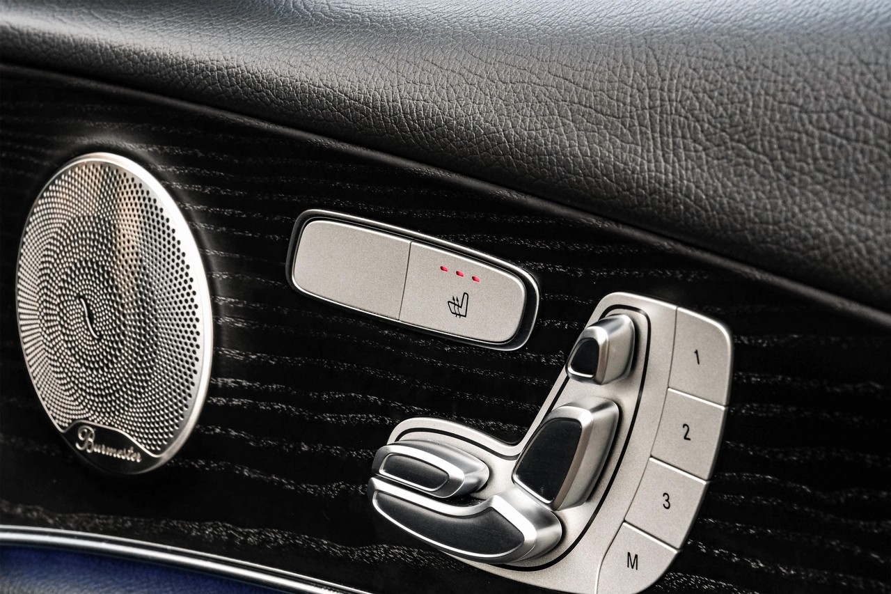 Mercedes-Benz E-Class Vehicle Main Gallery Image 52