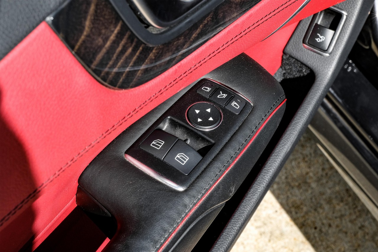 Mercedes-Benz S 550 Vehicle Main Gallery Image 33