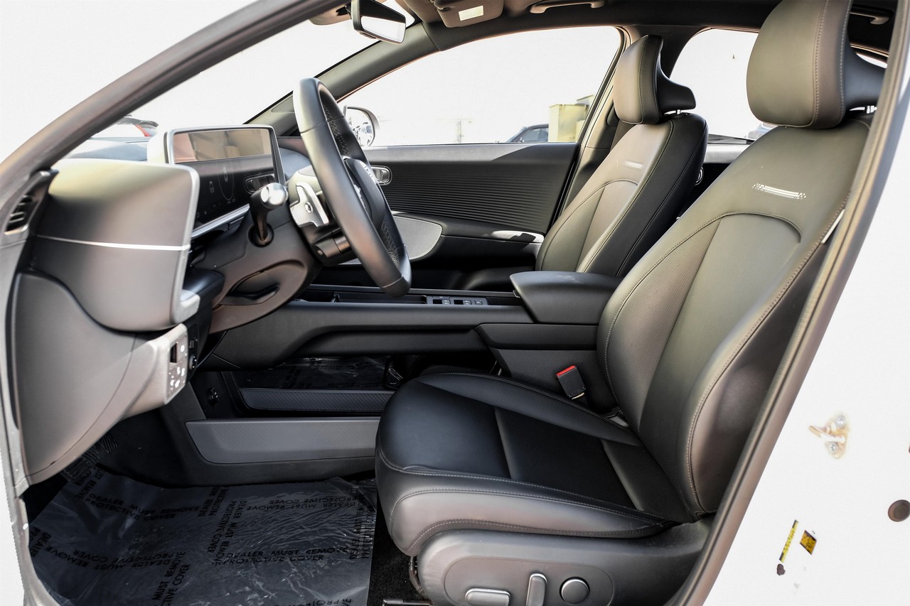 Hyundai IONIQ 6 Vehicle Main Gallery Image 03