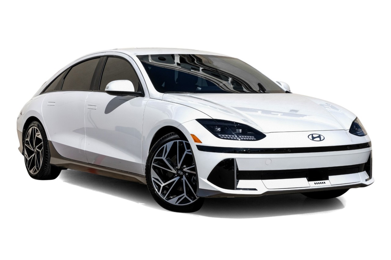 Hyundai IONIQ 6 Vehicle Main Gallery Image 06