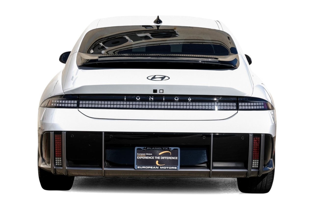 Hyundai IONIQ 6 Vehicle Main Gallery Image 09