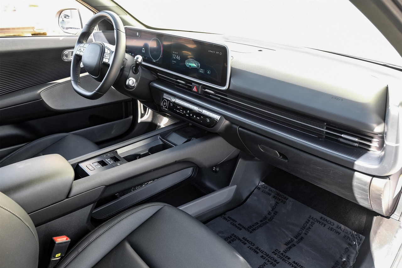 Hyundai IONIQ 6 Vehicle Main Gallery Image 12