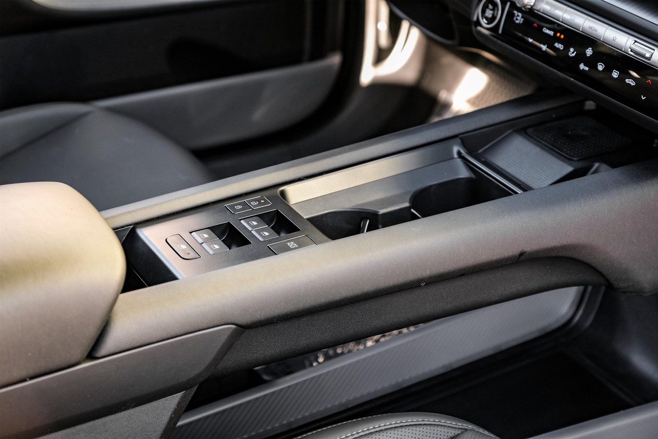 Hyundai IONIQ 6 Vehicle Main Gallery Image 23