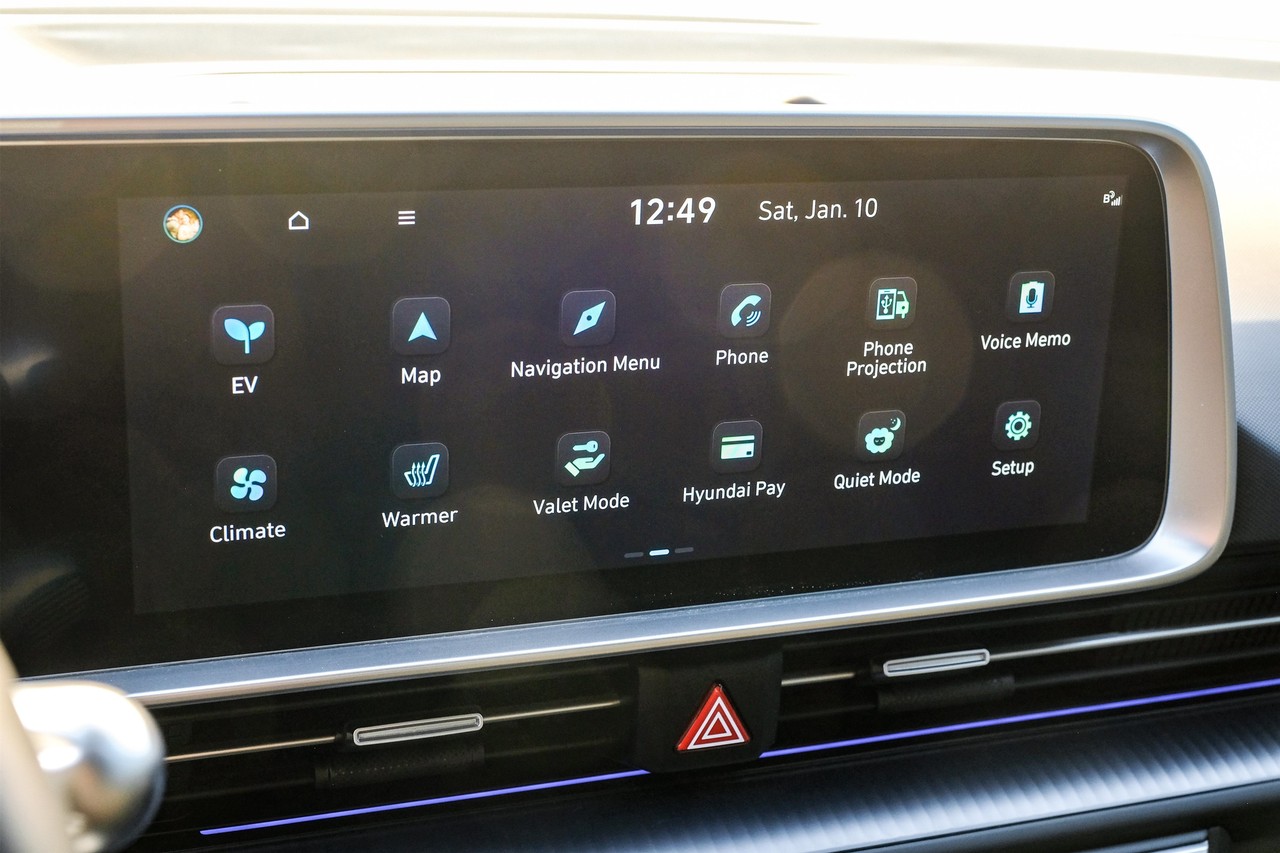 Hyundai IONIQ 6 Vehicle Main Gallery Image 28