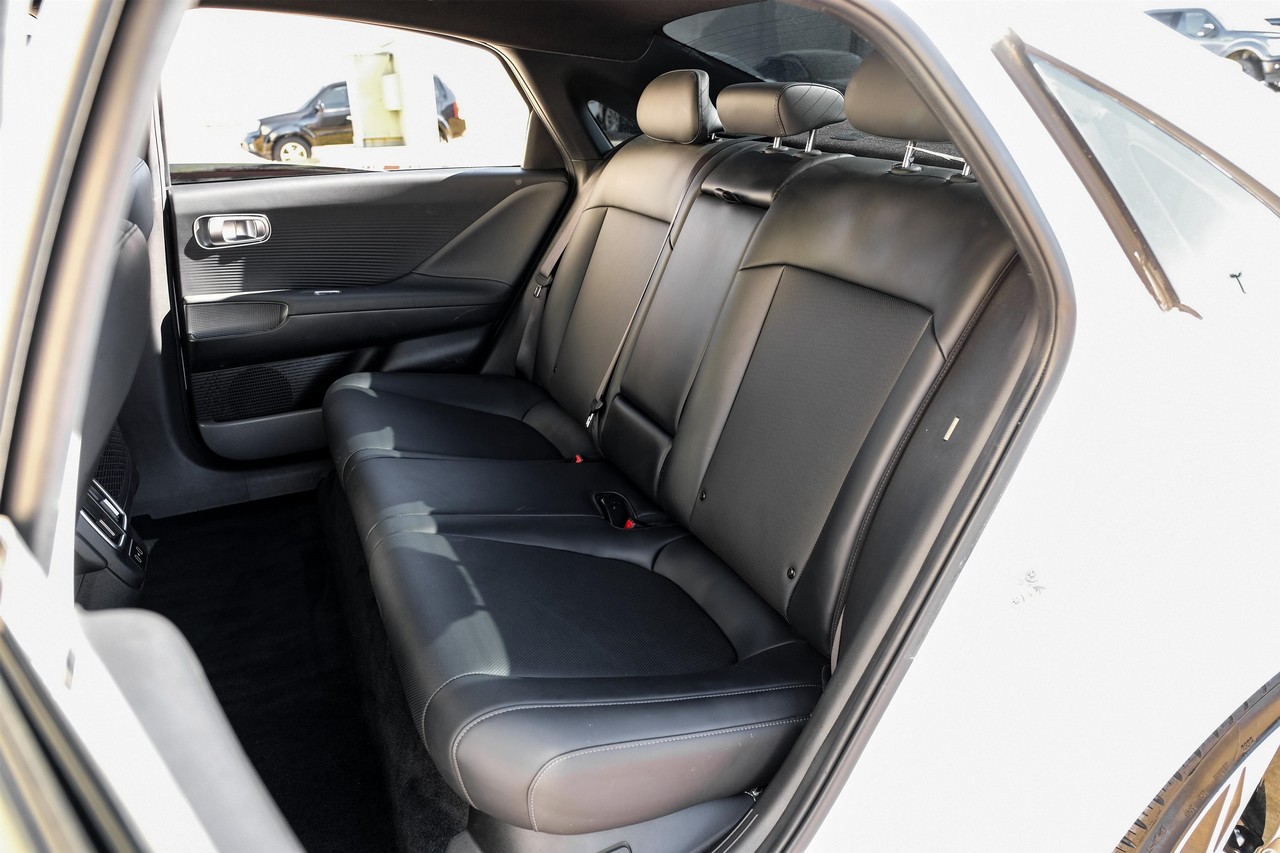 Hyundai IONIQ 6 Vehicle Main Gallery Image 39