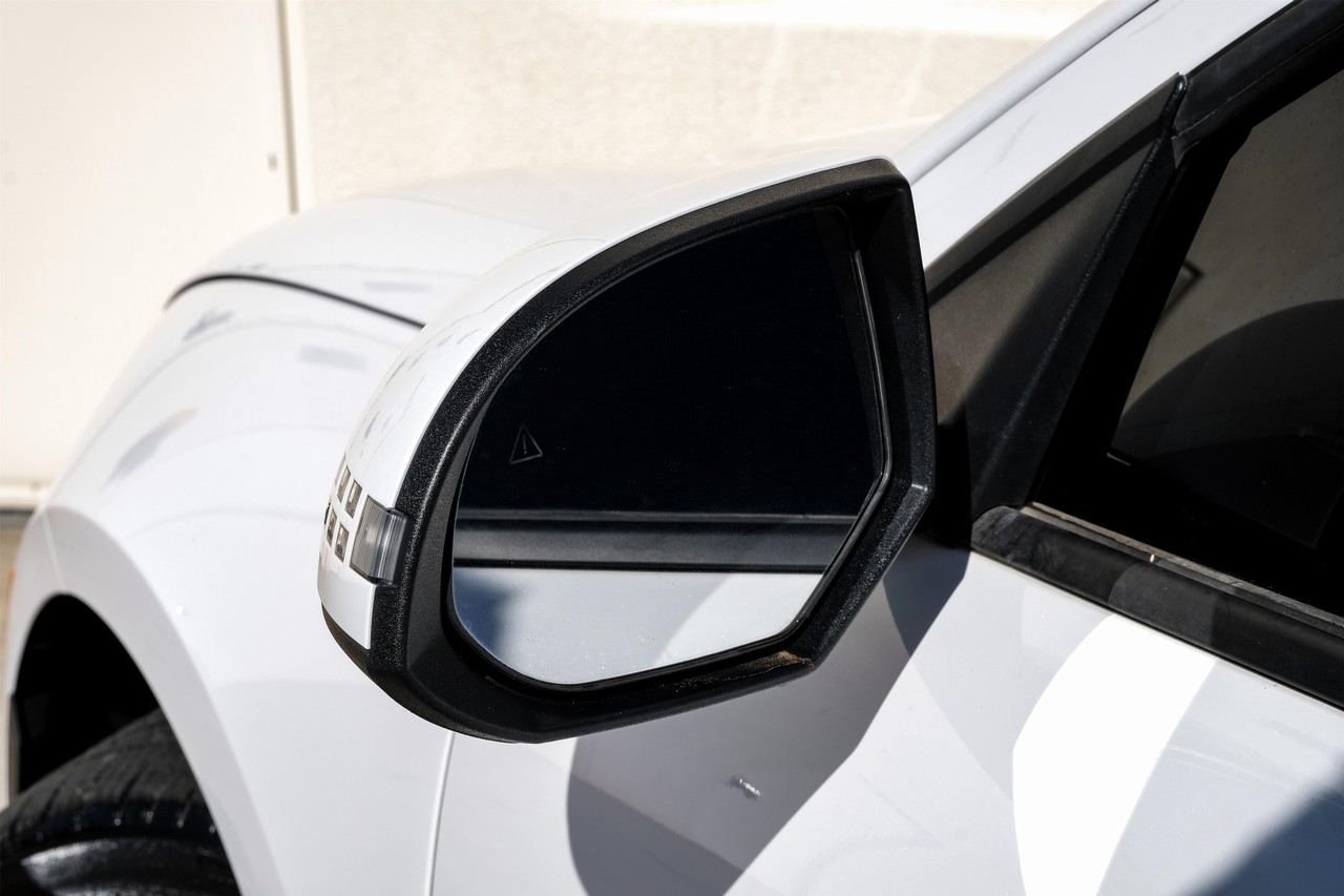 Hyundai IONIQ 6 Vehicle Main Gallery Image 41