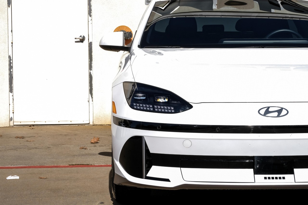 Hyundai IONIQ 6 Vehicle Main Gallery Image 46