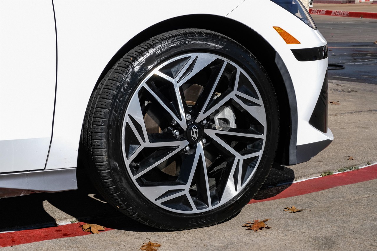 Hyundai IONIQ 6 Vehicle Main Gallery Image 51