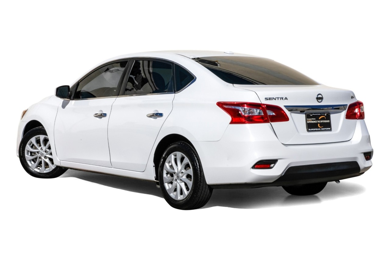 Nissan Sentra Vehicle Main Gallery Image 09