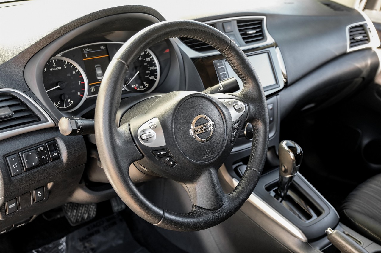 Nissan Sentra Vehicle Main Gallery Image 14