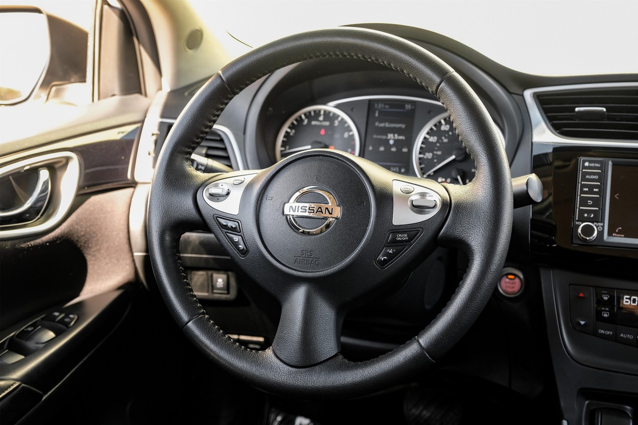 Nissan Sentra Vehicle Main Gallery Image 15