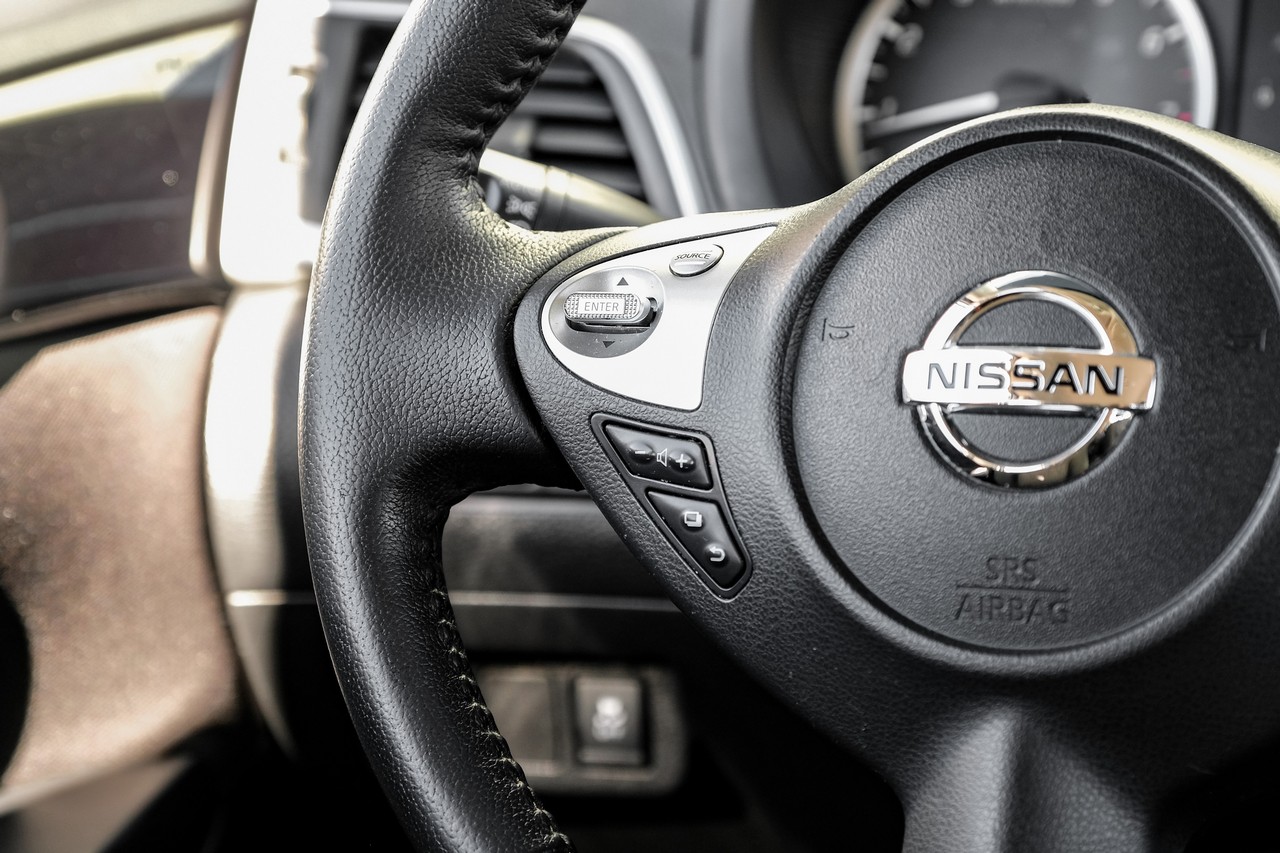 Nissan Sentra Vehicle Main Gallery Image 16