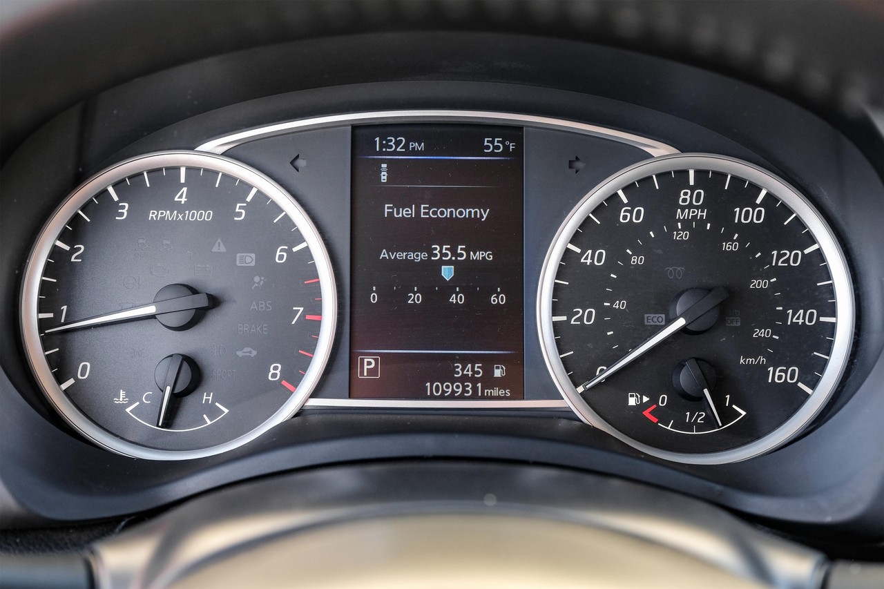 Nissan Sentra Vehicle Main Gallery Image 18