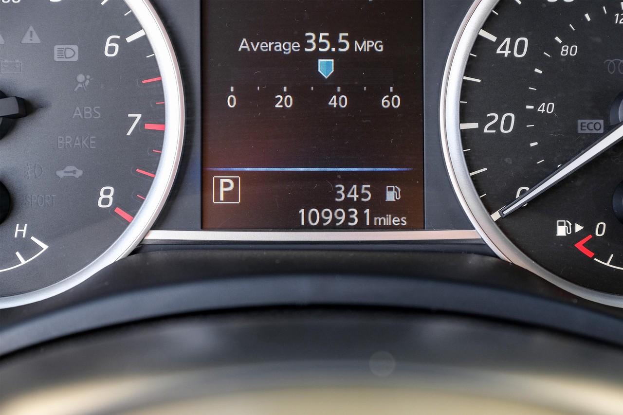 Nissan Sentra Vehicle Main Gallery Image 19