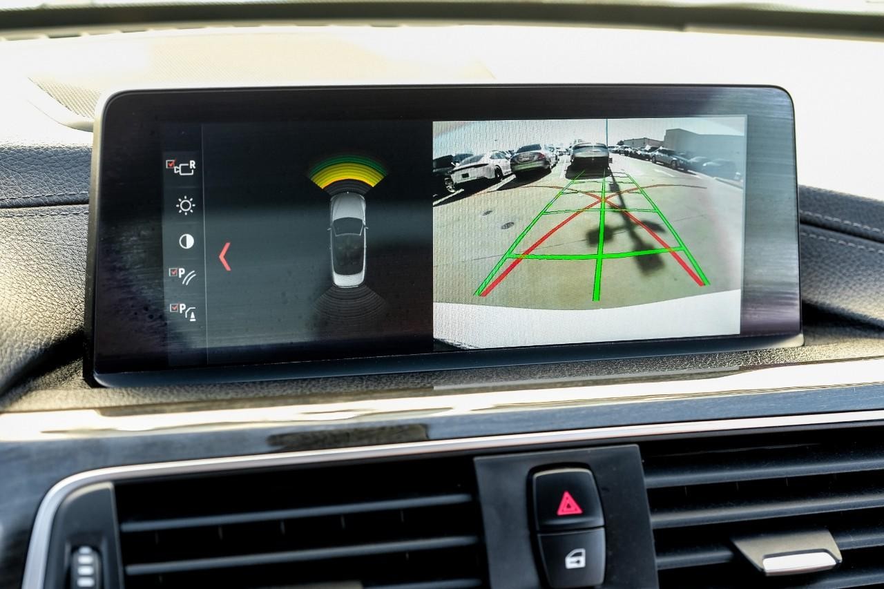 BMW 430i Vehicle Main Gallery Image 28