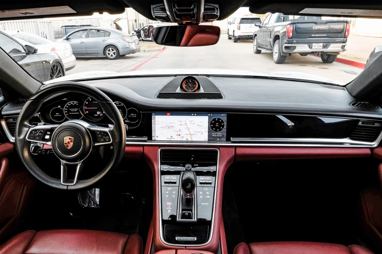Porsche Panamera Vehicle Main Gallery Image 15