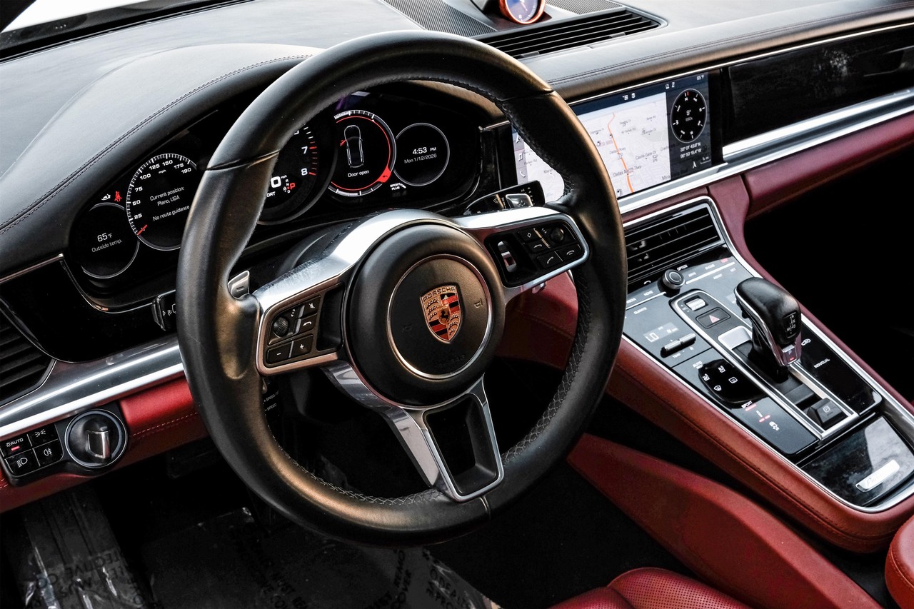 Porsche Panamera Vehicle Main Gallery Image 16