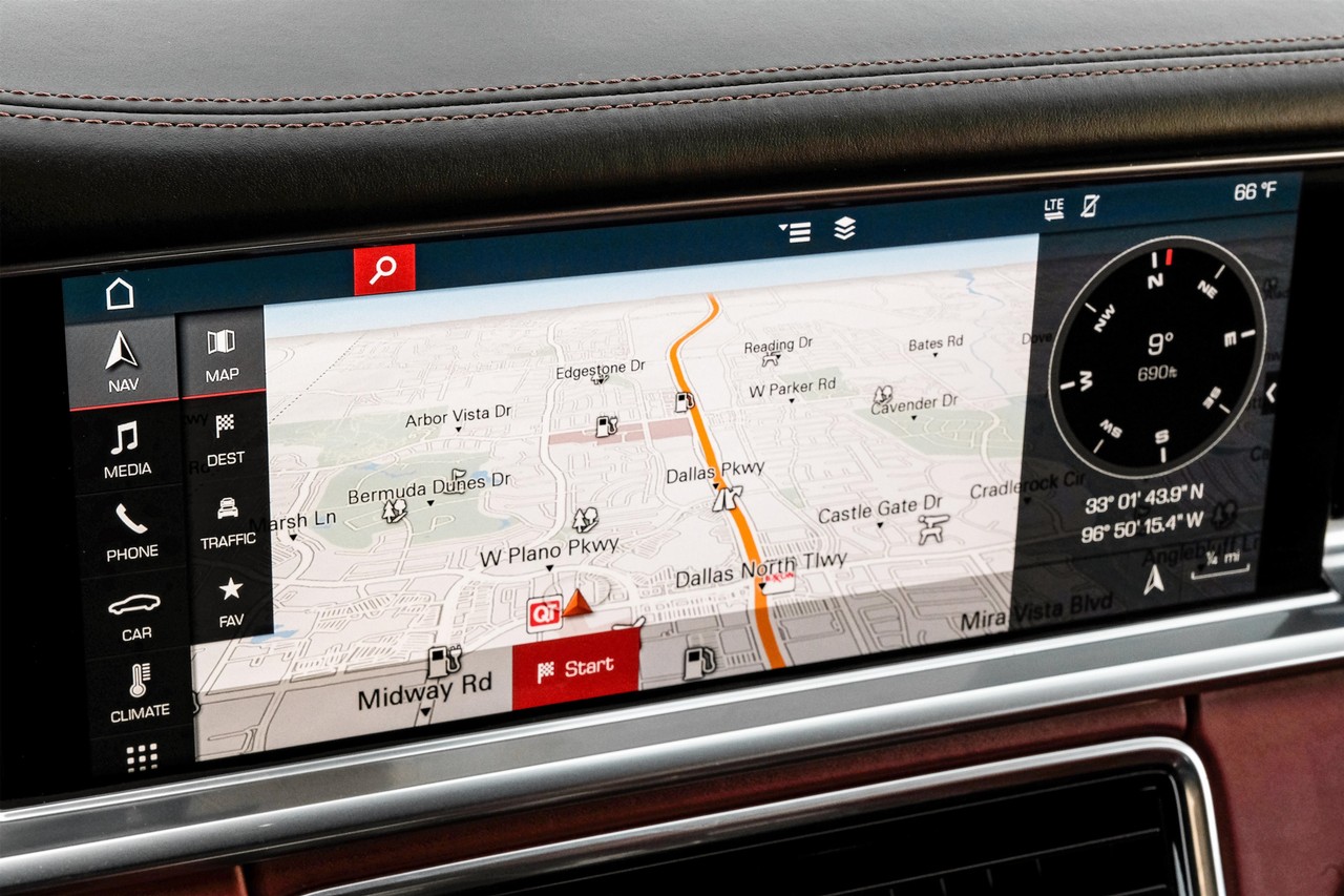 Porsche Panamera Vehicle Main Gallery Image 21