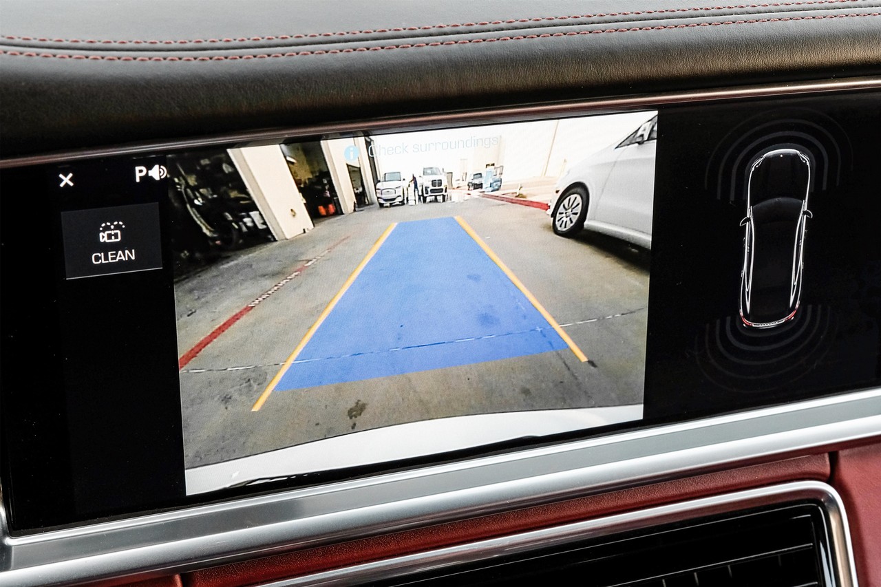 Porsche Panamera Vehicle Main Gallery Image 22