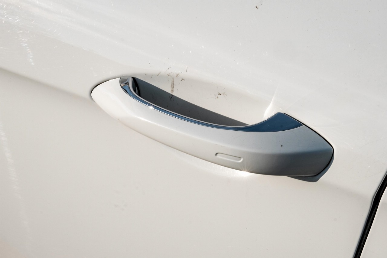 Porsche Panamera Vehicle Main Gallery Image 44