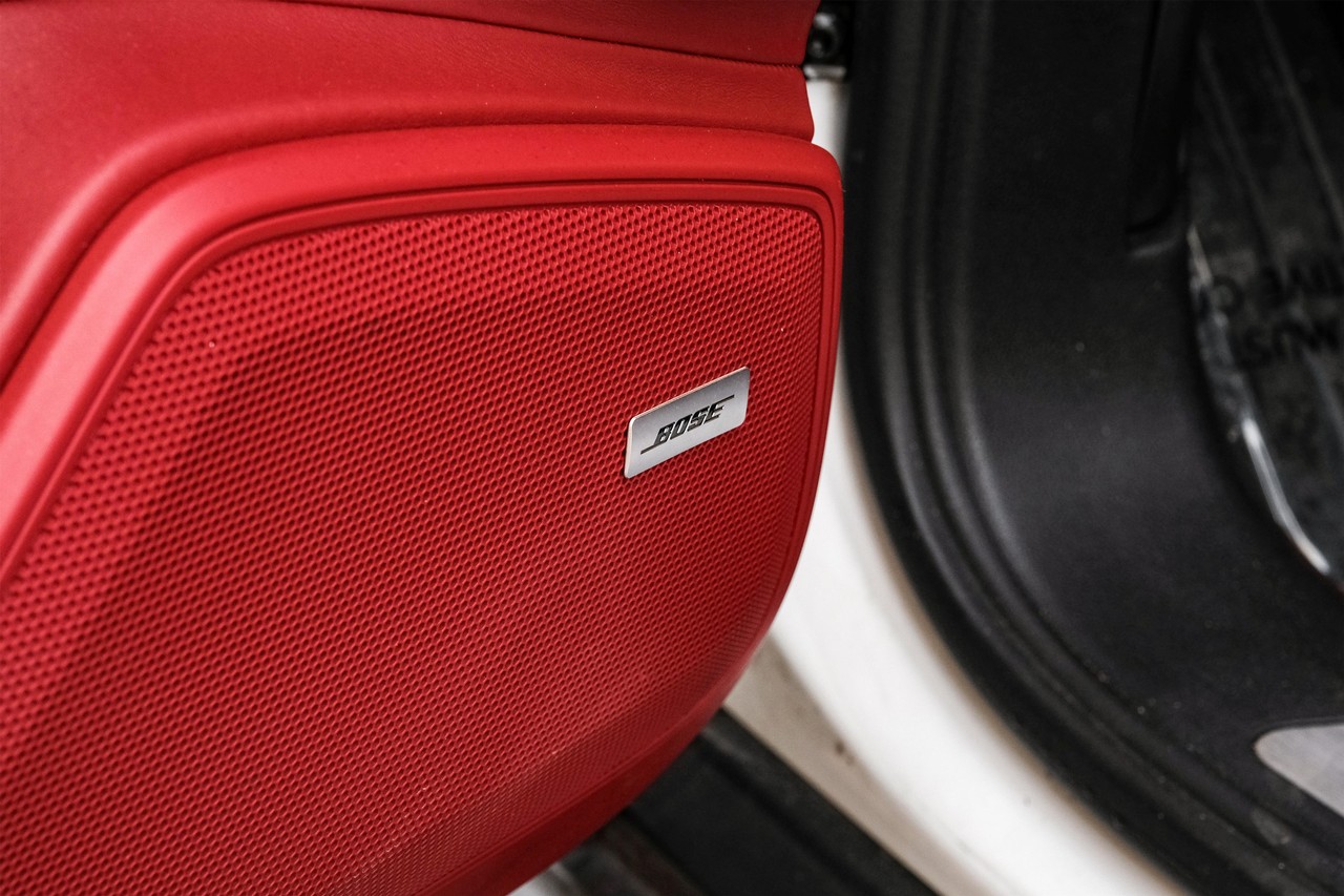 Porsche Panamera Vehicle Main Gallery Image 49