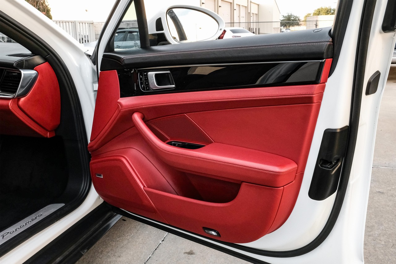 Porsche Panamera Vehicle Main Gallery Image 50