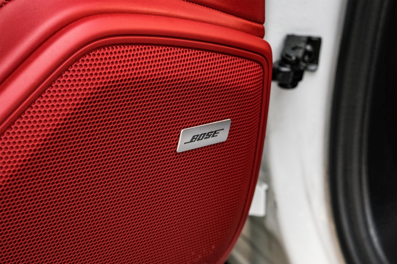 Porsche Panamera Vehicle Main Gallery Image 52