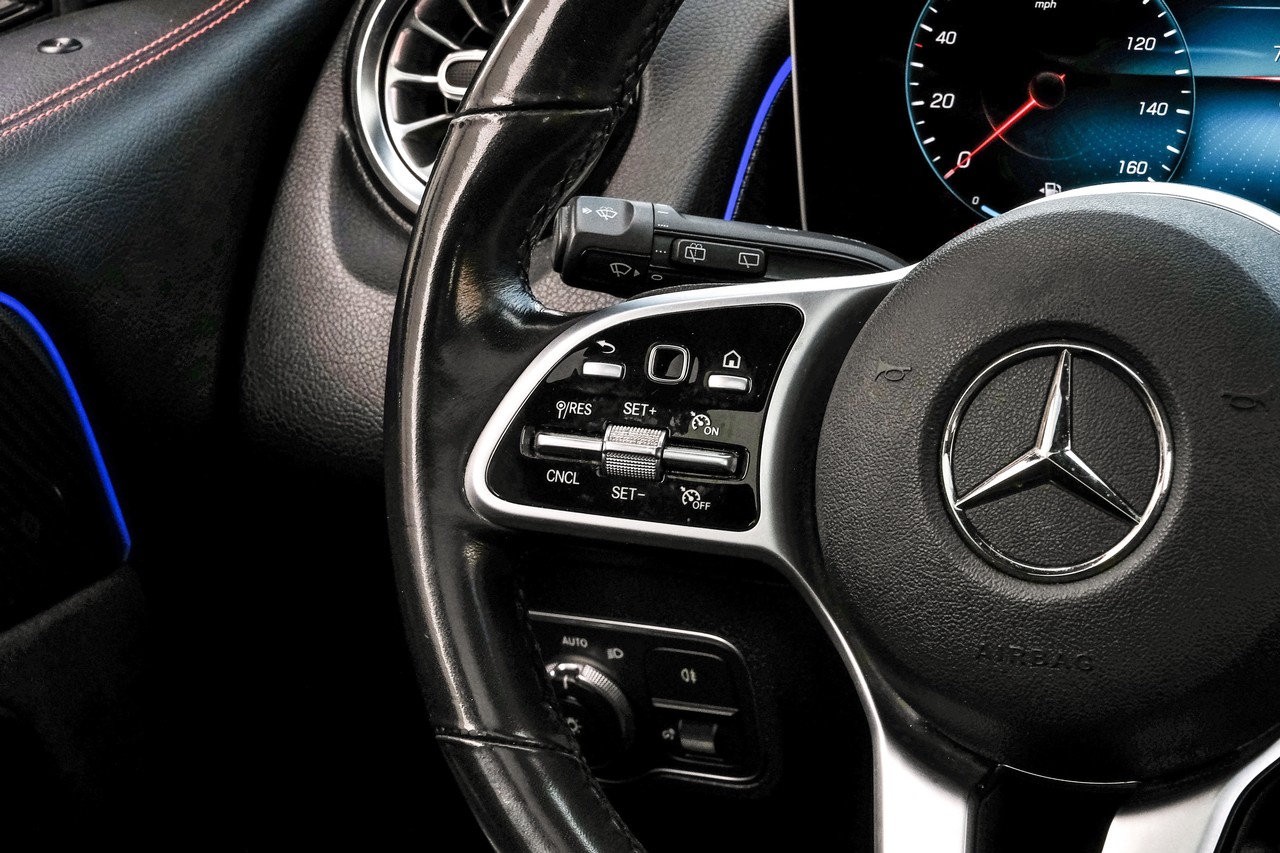 Mercedes-Benz GLB Vehicle Main Gallery Image 17