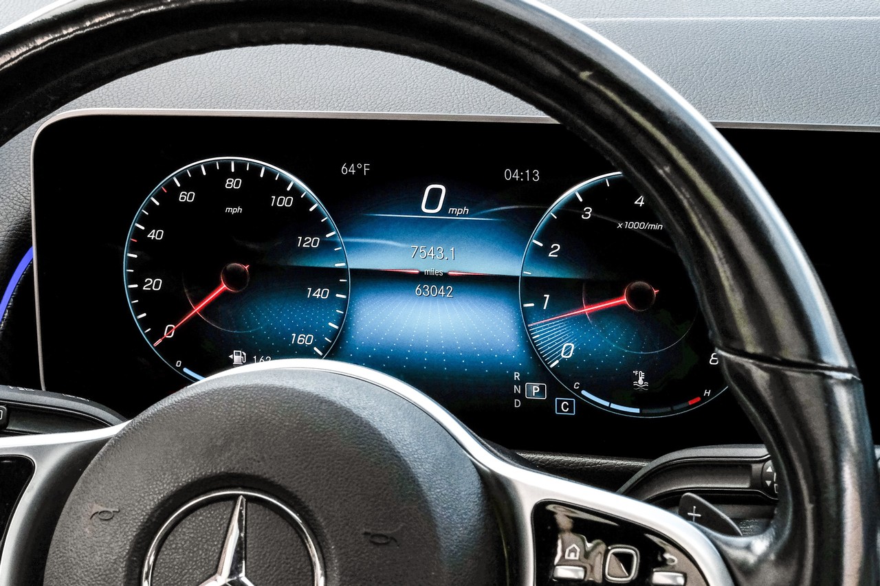 Mercedes-Benz GLB Vehicle Main Gallery Image 19