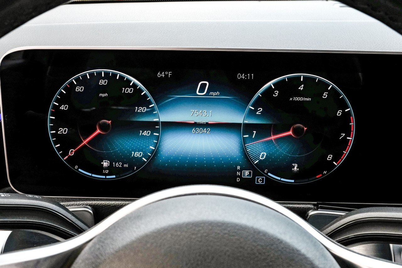 Mercedes-Benz GLB Vehicle Main Gallery Image 20